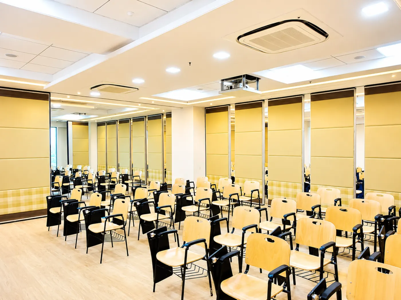 Type 100 Movable Partition
